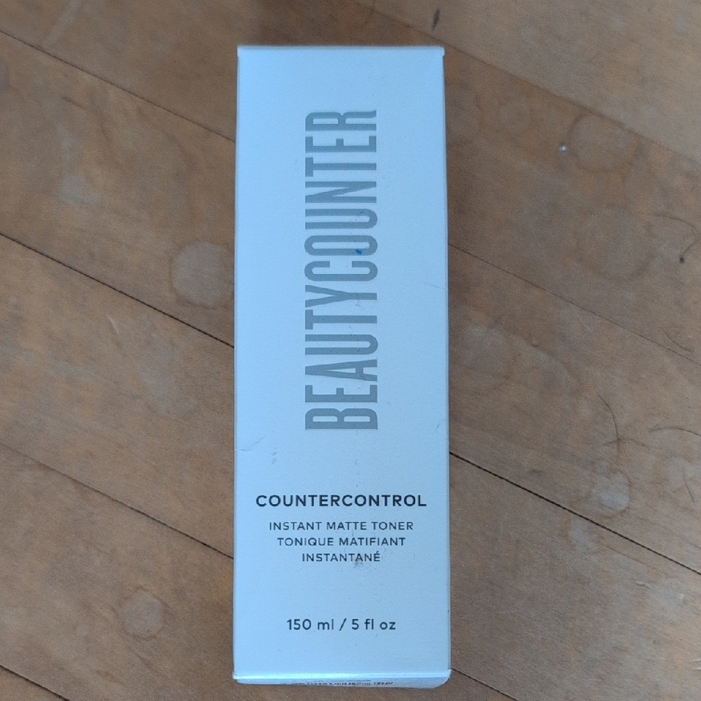 Beautycounter Countercontrol Matte Toner - White and Gray